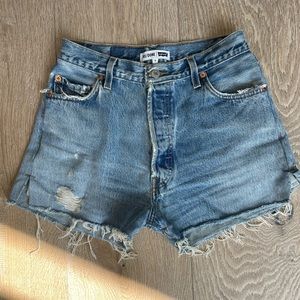 Quintessential Jean shorts Re/Done denim sz.26 small distressed 🤍